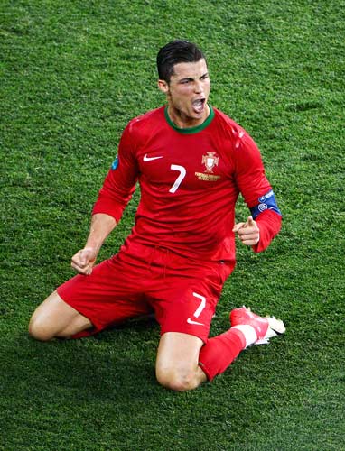 云达不莱梅vs沃尔夫斯堡：菅原由势、施密德首发，埃里克森、阿诺德出战（不莱梅对阵狼堡：菅原由势、施密德先发，埃里克森与阿诺德出场）