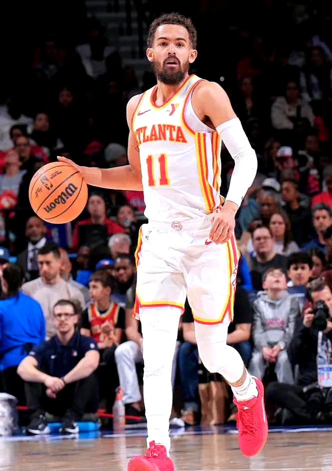 伊涅斯塔：佩德里不必成为我，希望他未来达到更高水平（伊涅斯塔：佩德里无需做我的翻版，期待他未来更上一层楼）