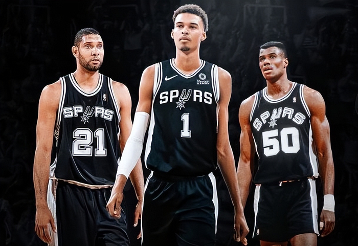 主裁谈拜仁点球：塔的手扩大了接触面积；凯恩的肘碰到了对方（主裁解析拜仁点球判罚：塔手部扩大防守面积，凯恩肘部与对手有接触）