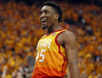 辽宁男篮王哲林末节关键表现（王哲林末节高光表现领衔辽宁男篮）