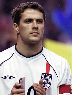 篮板王位置竞争激烈（篮板王宝座争夺白热化）