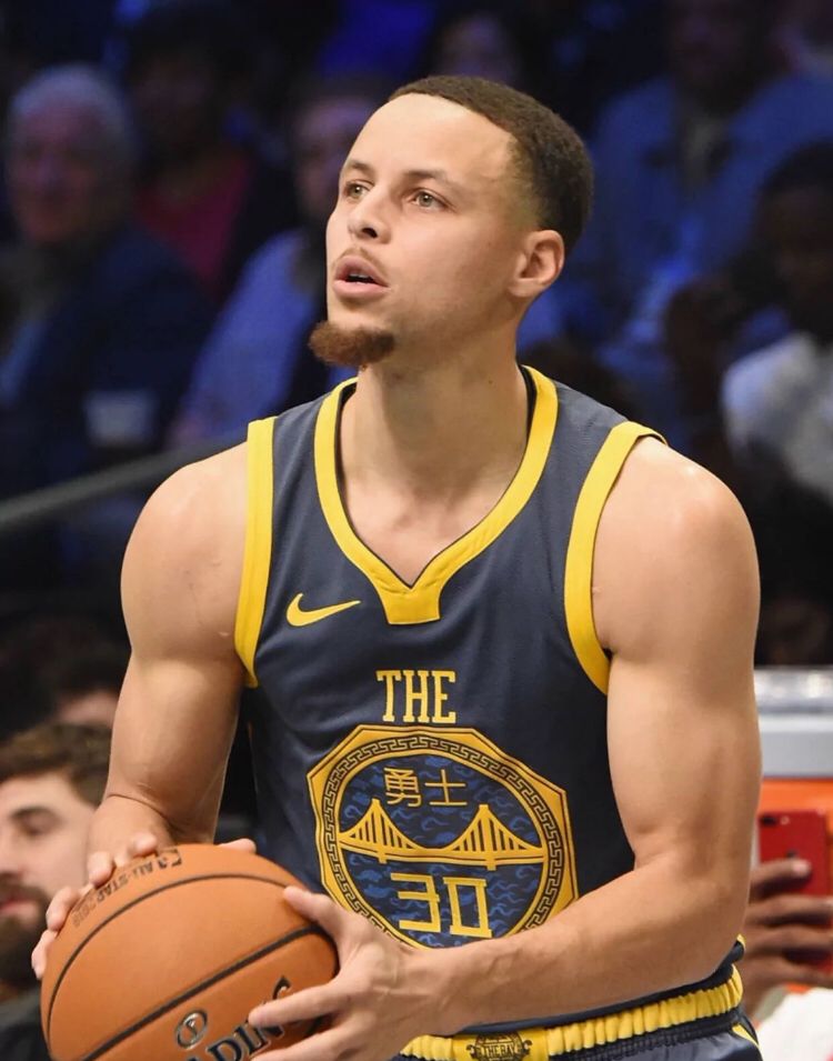 若出战圣保利，诺伊尔将追平伊梅尔并列德甲门将出场榜第2位（若对阵圣保利登场，诺伊尔将追平伊梅尔，升至德甲门将出场榜并列第二）