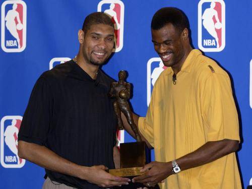 联赛深陷保级泥潭！官方：莱万特主帅卡莱罗下课（保级告急，莱万特官宣主帅卡莱罗下课）